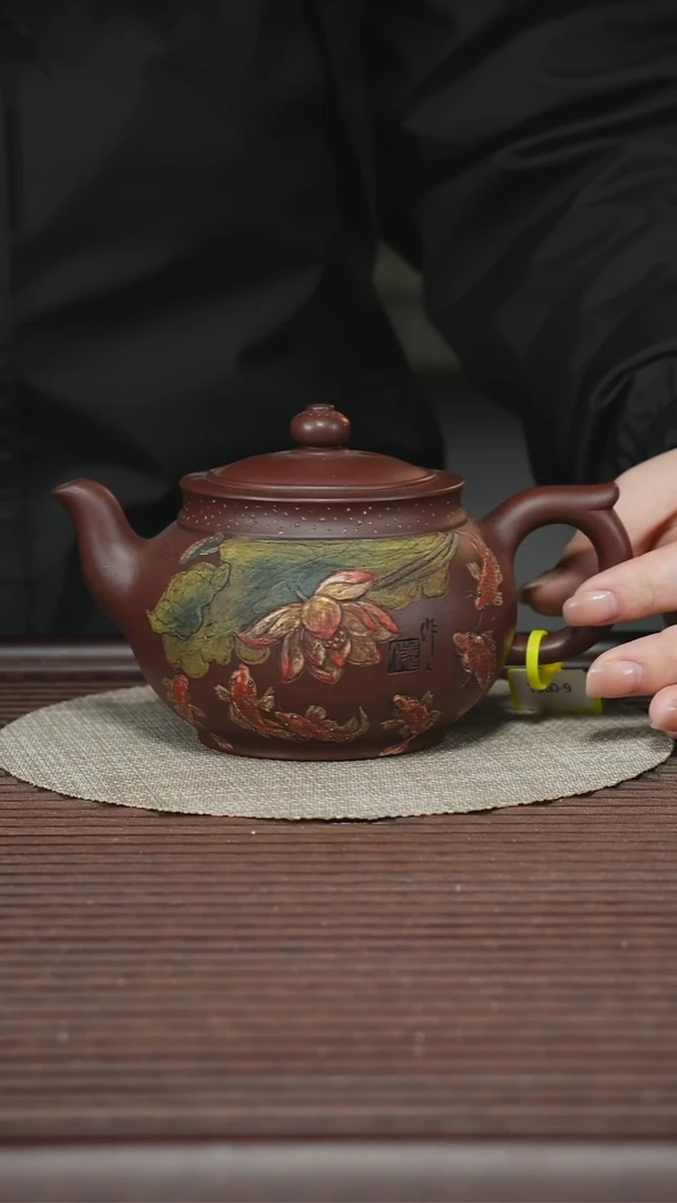 茶壶紫砂T360 老紫泥 荷塘怡趣 370cc