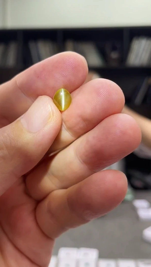 裸石金绿宝石2.04克拉金绿宝石猫眼