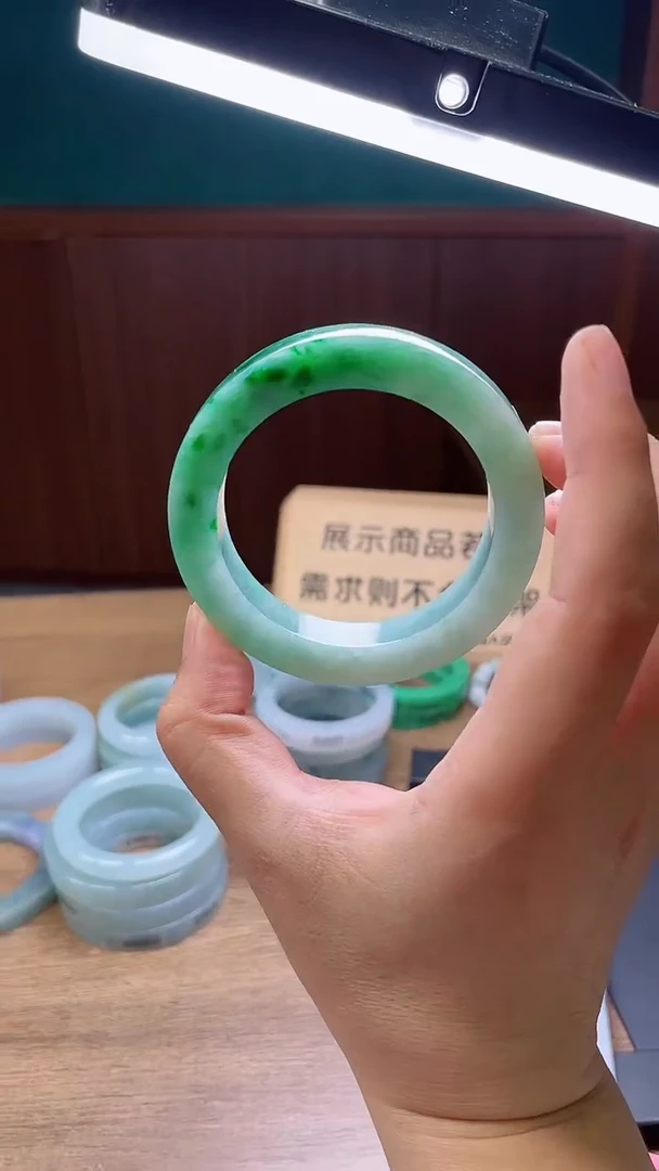 定制翡翠手镯未镶嵌胖*嘟定制