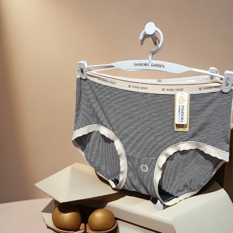 潘多拉花园小香风女士中腰三角内裤 清新复古无感边高弹M码三条装