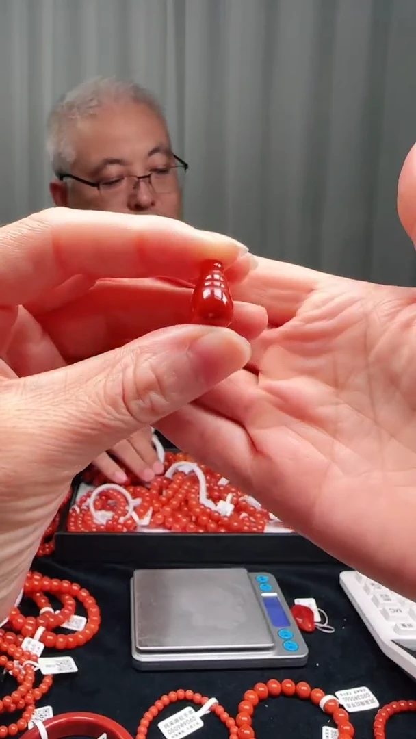 未镶嵌多样性发一件南红玛瑙原矿三通