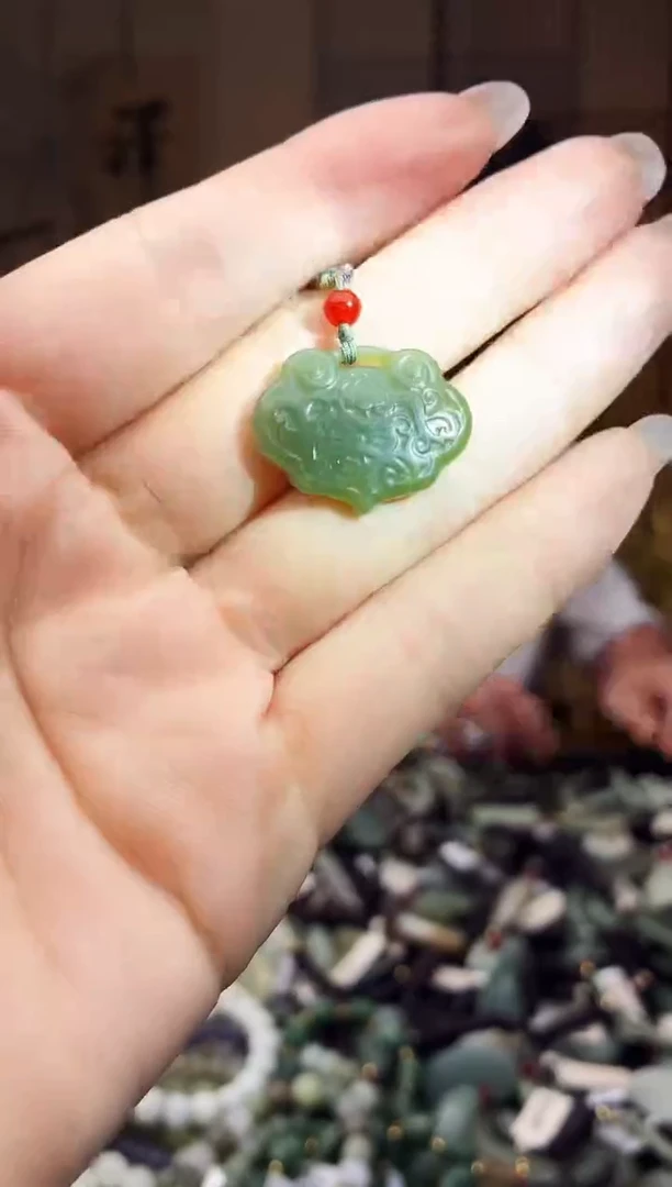 颈饰未镶嵌和田玉多样性发货，拍一发一