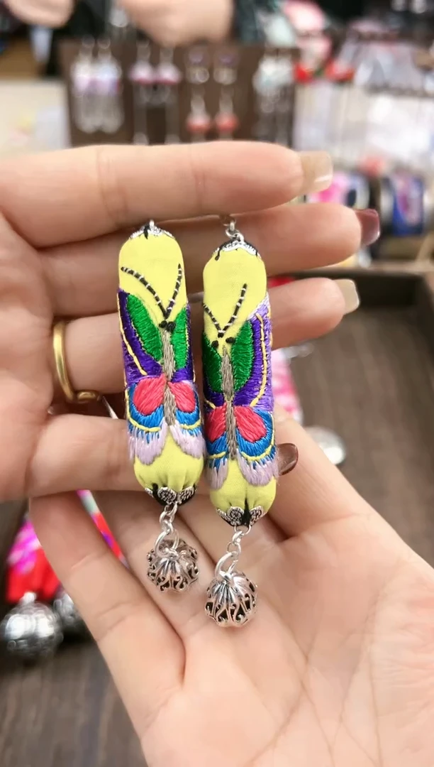 【闪购商品】织绣民族风老绣饰品137