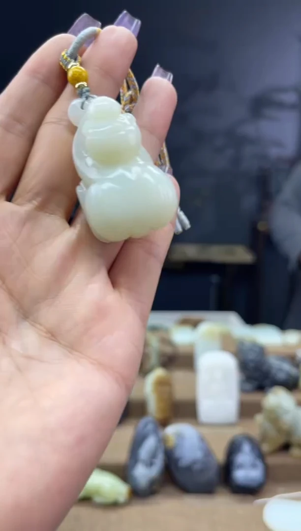 颈饰未镶嵌和田玉1