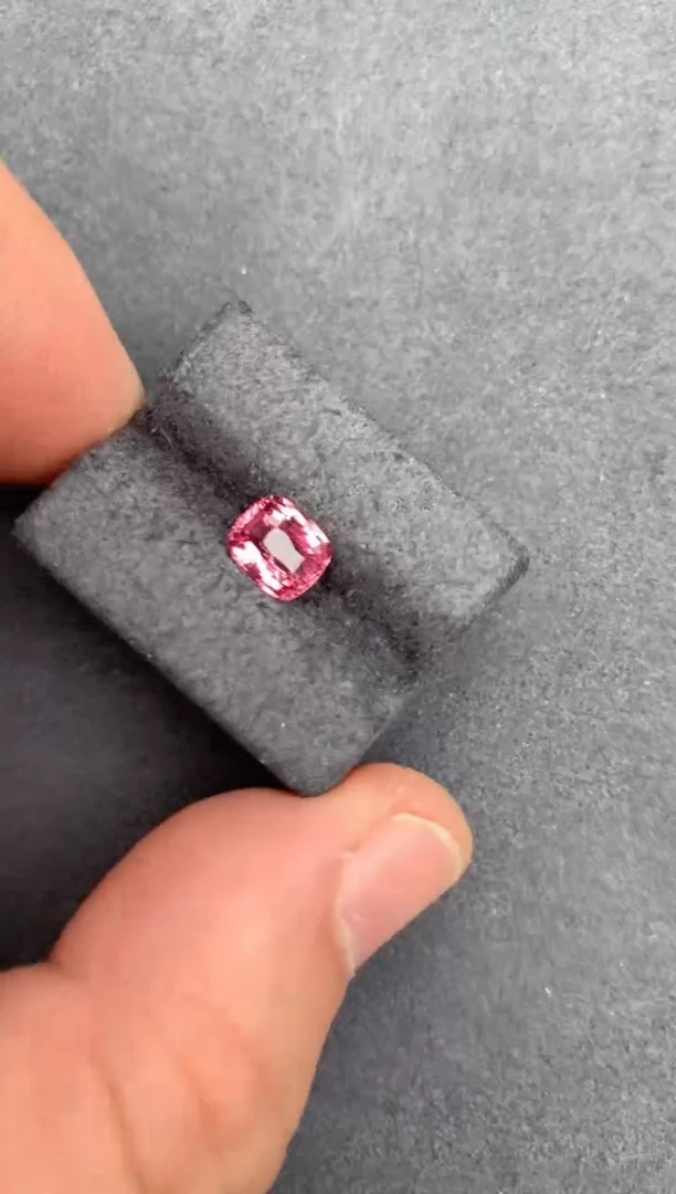 蓝宝石裸石未镶嵌1.5ct 无烧帕帕拉恰