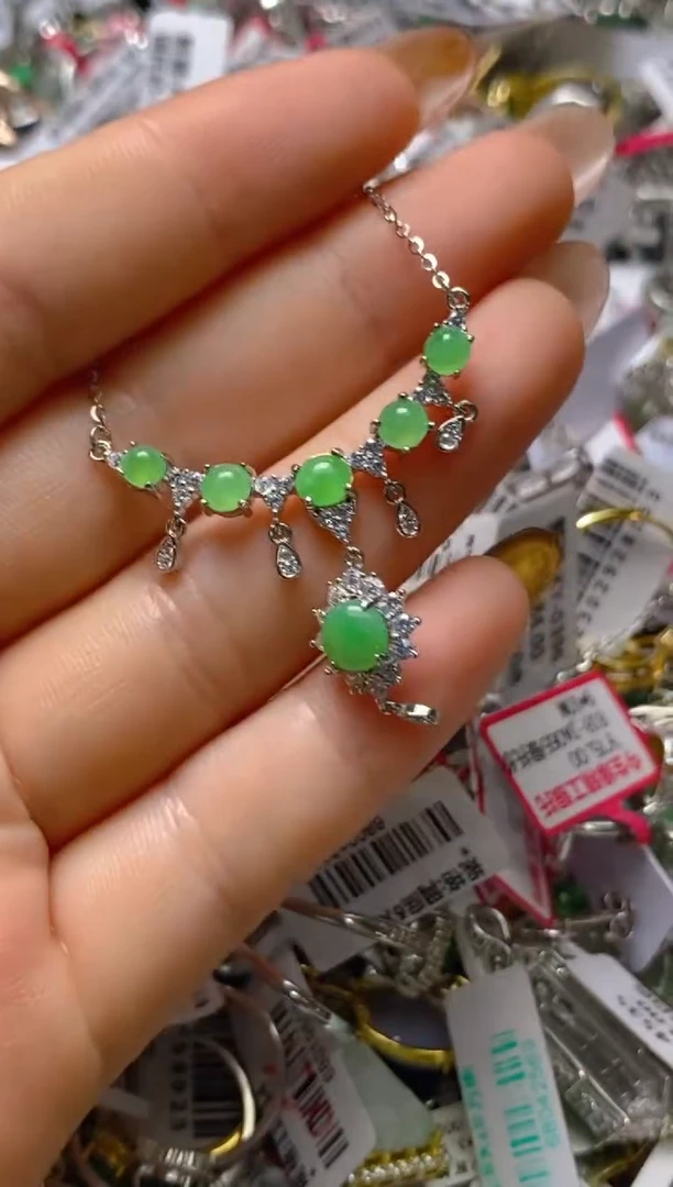 银S925镶嵌戒指翡翠百内无证书