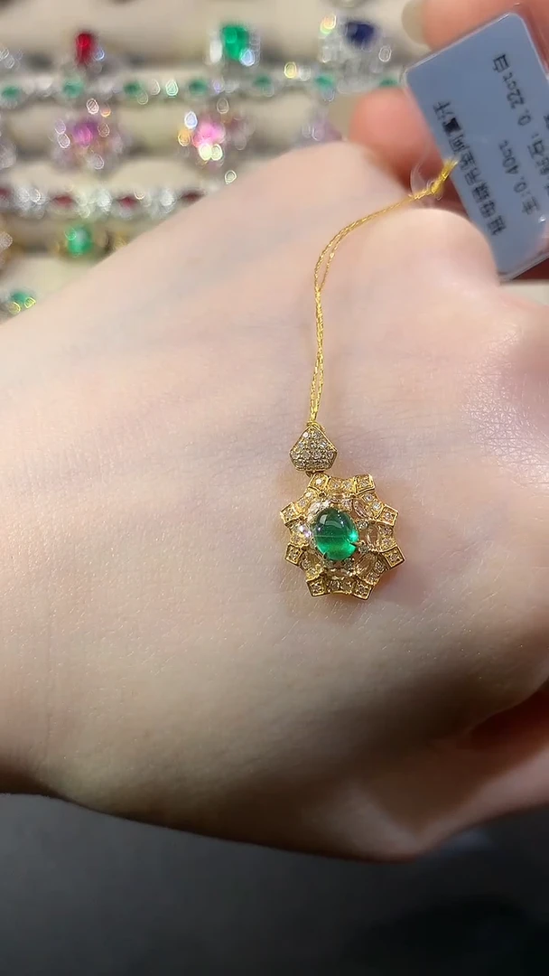 18K金镶嵌吊坠(不含链)祖母绿D280|3980