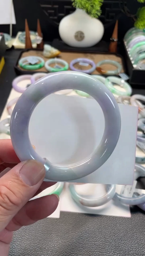 未镶嵌手镯翡翠59号链接 有纹裂 56圆条