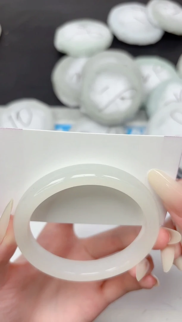 未镶嵌手镯石英质玉238-59.2