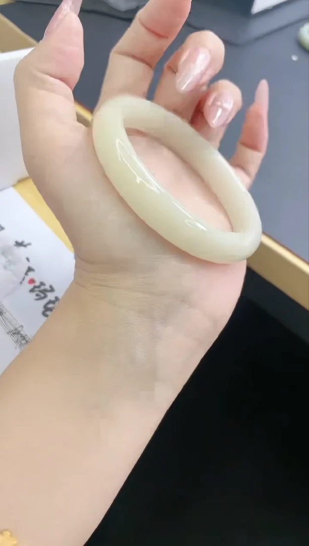 【闪购商品】石英质玉手镯未镶嵌111/58.2