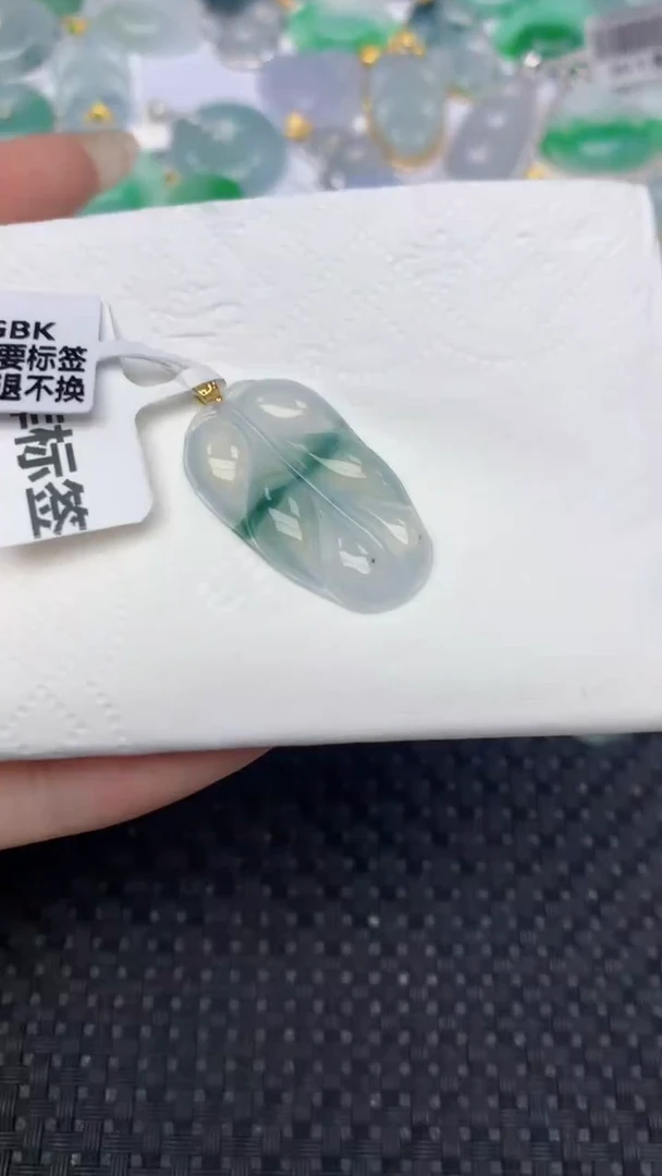 翡翠18K金镶嵌颈饰天然翡翠a货