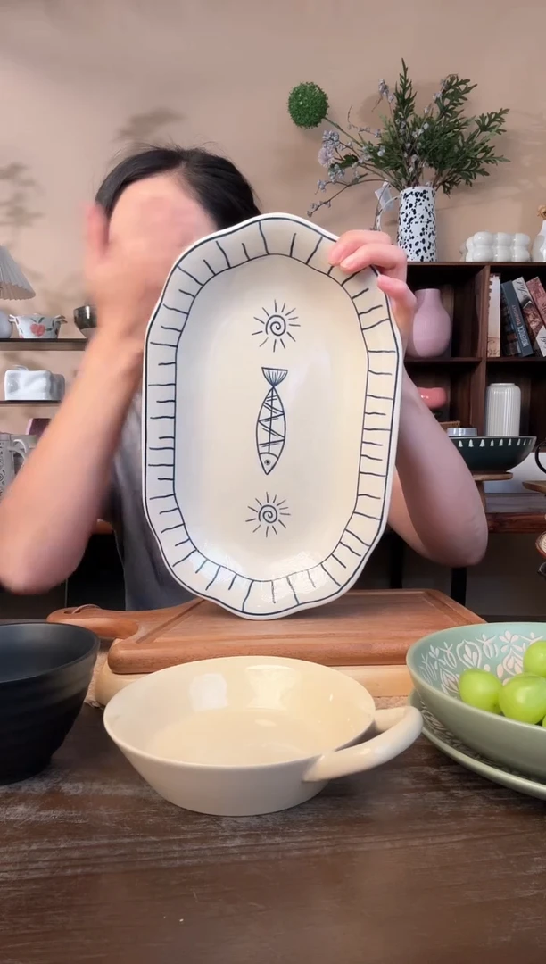 13英寸花边手绘鱼盘微瑕