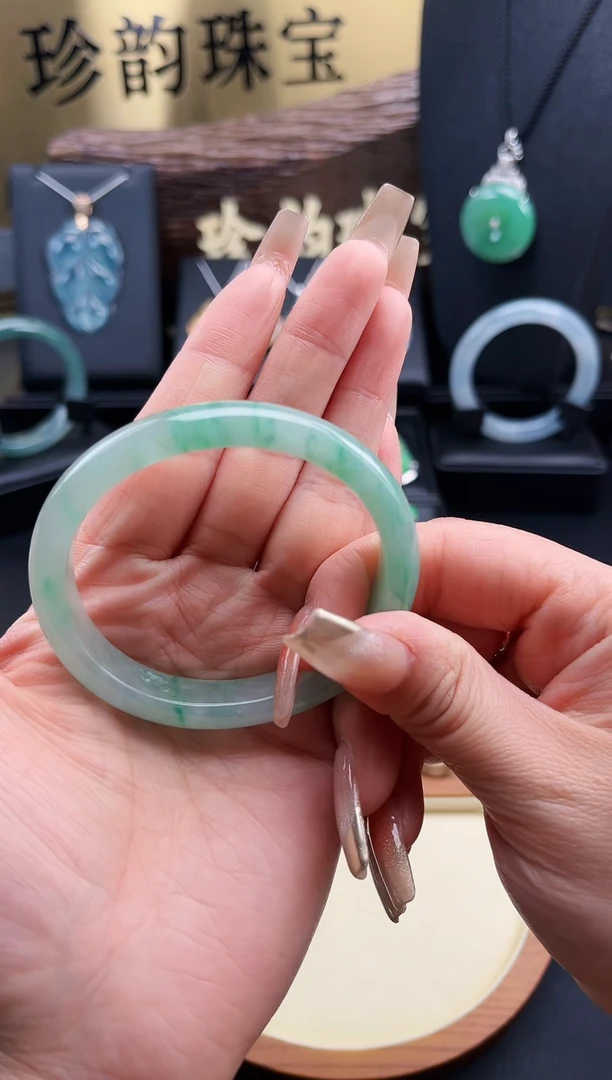 【闪购商品】翡翠手镯未镶嵌手镯