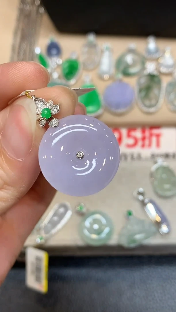 颈饰18K金镶嵌翡翠平安扣【无服务费