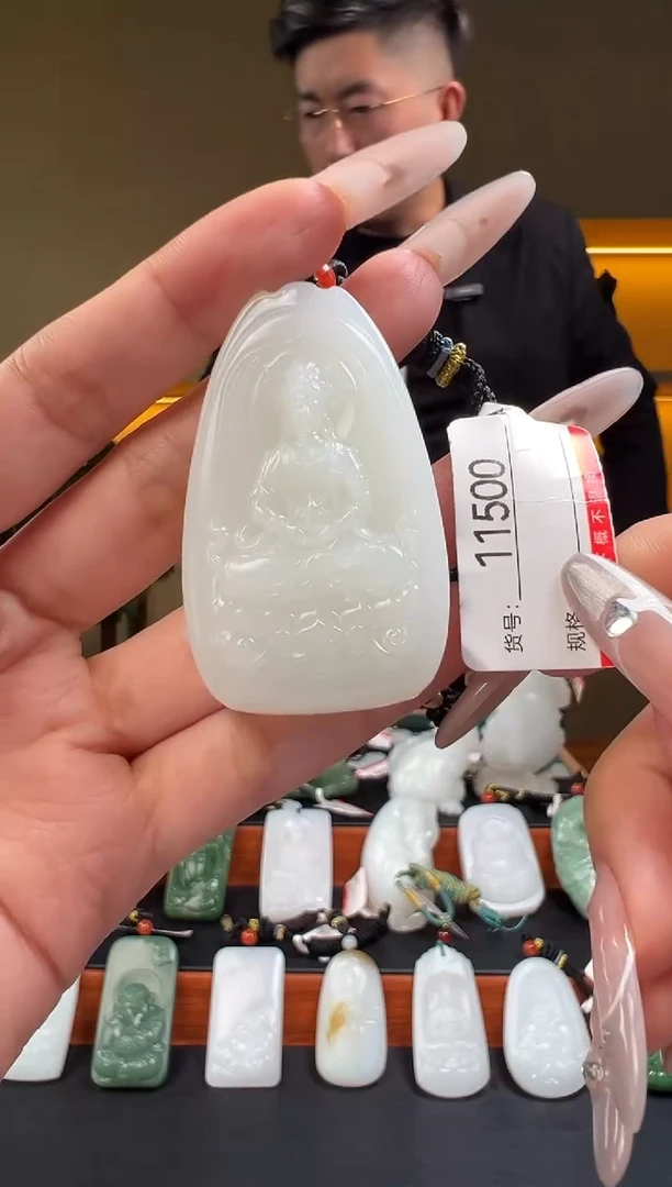 颈饰未镶嵌和田玉1