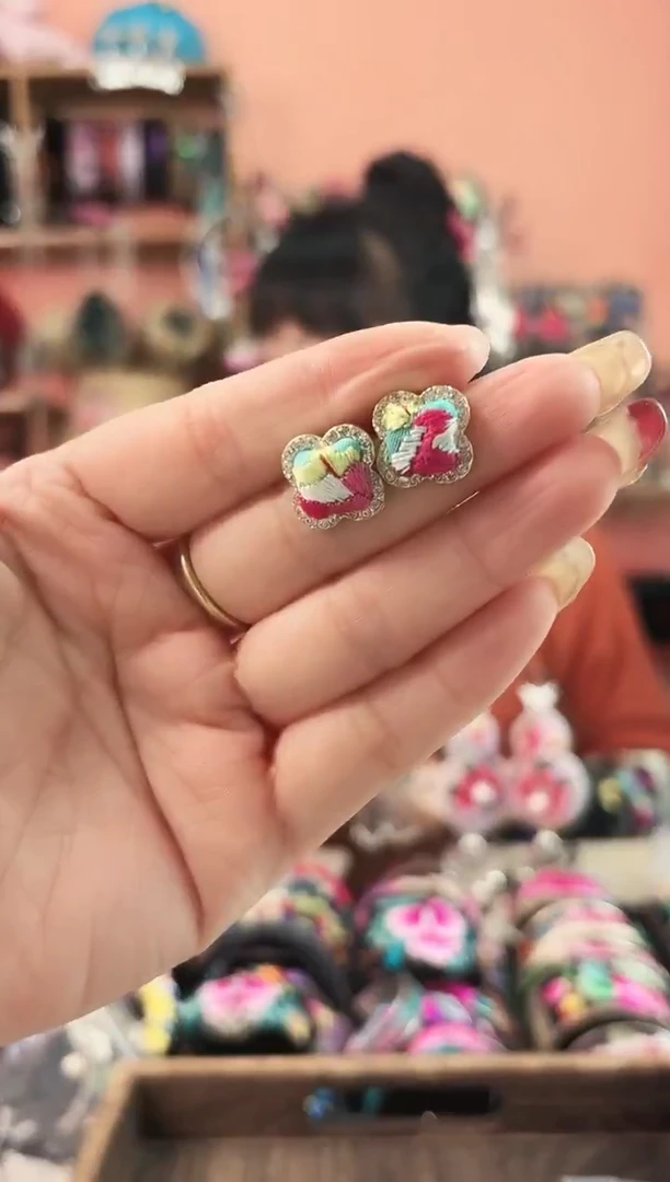 艺枝独绣手工饰品339