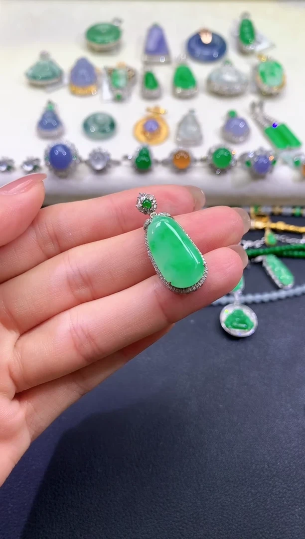 翡翠18K金镶嵌吊坠(不含链)福瓜|5800+0