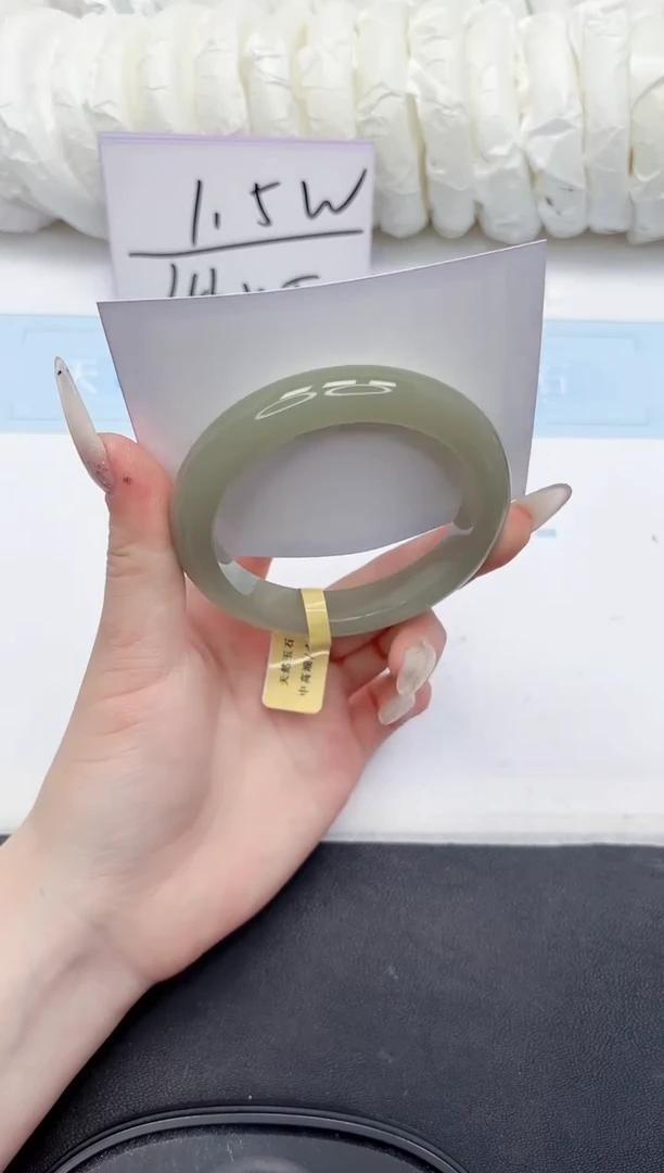 未镶嵌手镯石英质玉188-54