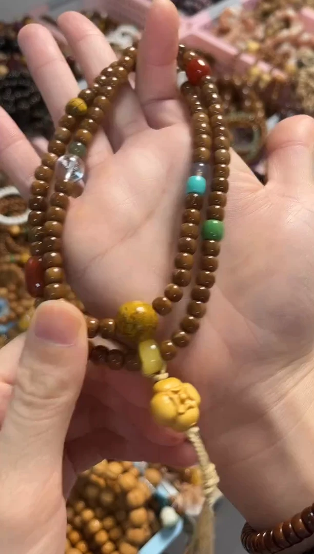 手串蜜蜡未镶嵌库克老型5*6mm搭配蜜蜡玛瑙三圈