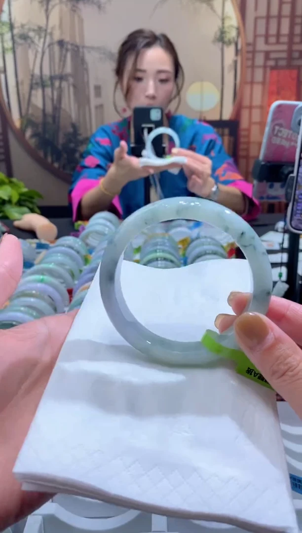 未镶嵌手镯翡翠000073330