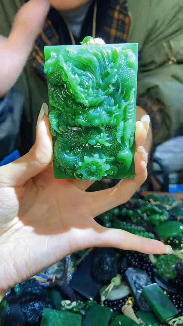 未镶嵌和田玉挂件1