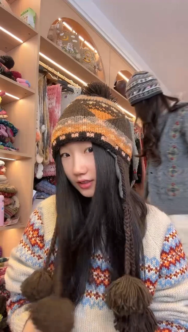 羊毛咖色皇冠护耳帽58以内