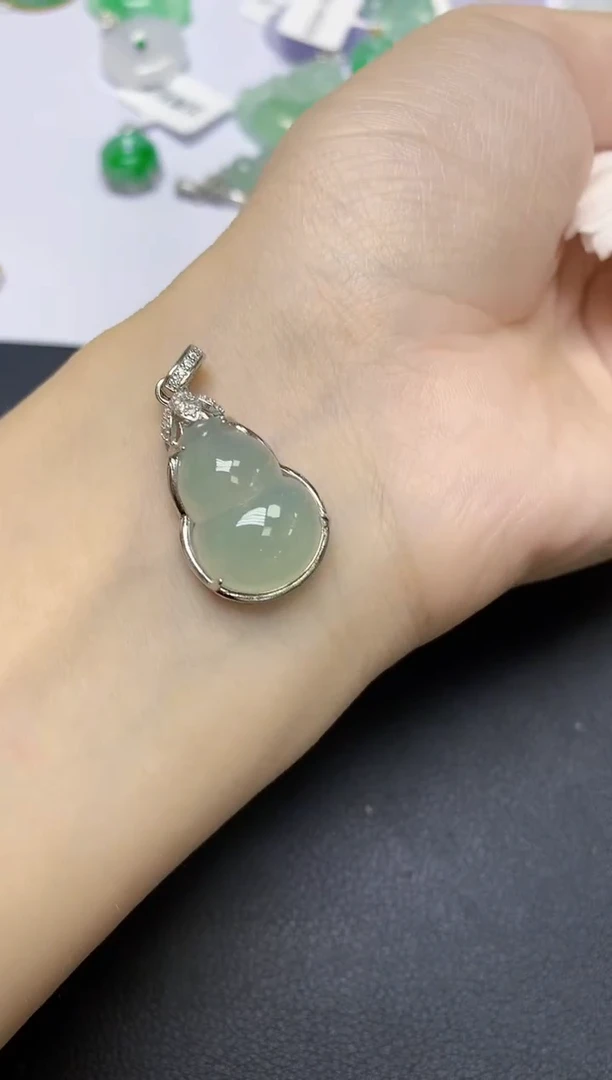 翡翠未镶嵌颈饰天然缅甸翡翠A货多样性发一件