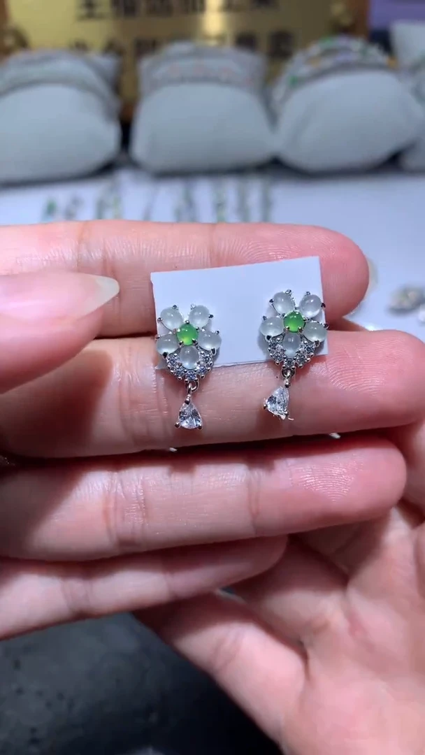 颈饰银S925镶嵌翡翠净货