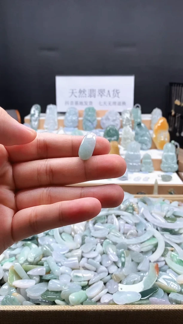 翡翠未镶嵌吊坠(不含链)13福瓜