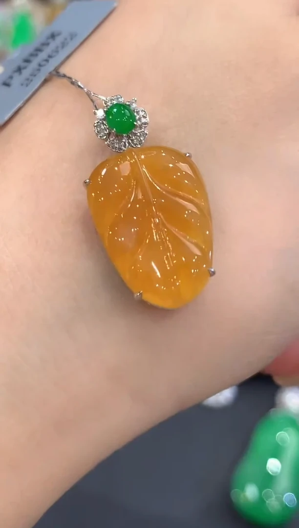 吊坠(不含链)18K金镶嵌翡翠w6