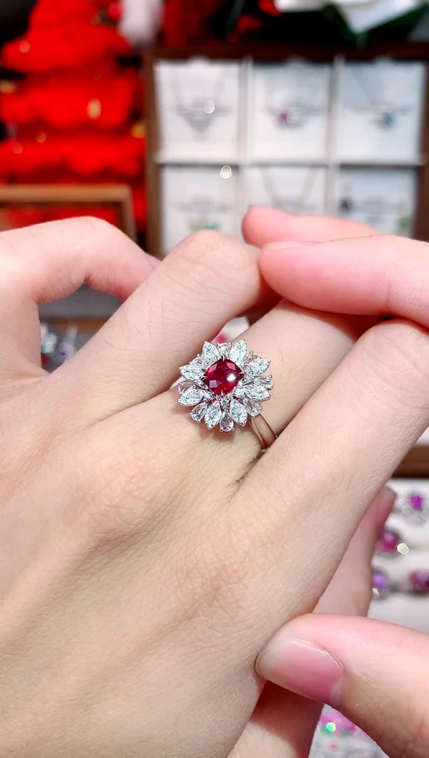 铂Pt950镶嵌戒指红宝石0.85ct/天然宝石/七天无理由