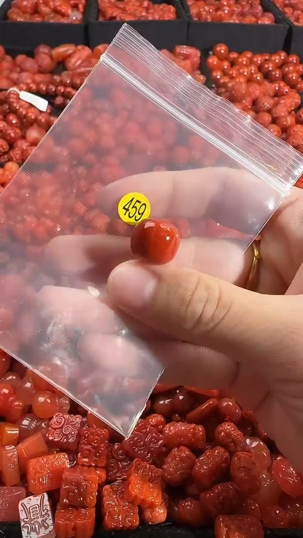 颈饰未镶嵌南红玛瑙1