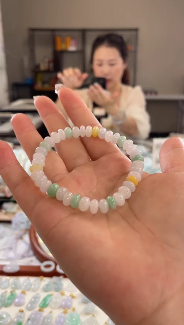 未镶嵌手串翡翠多样性发一