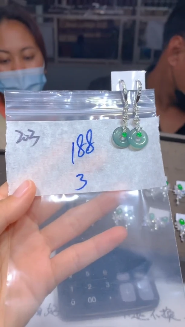 【闪购商品】定制翡翠未镶嵌203耳钉多样性拍一发一毛货定制抛光