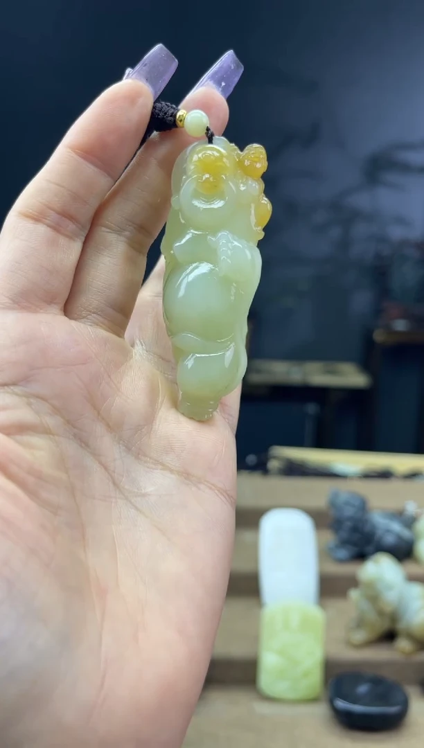 颈饰未镶嵌和田玉1