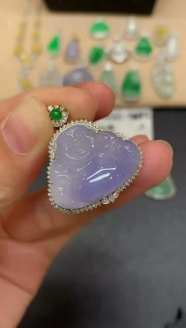 颈饰18K金镶嵌翡翠佛公【无服务费