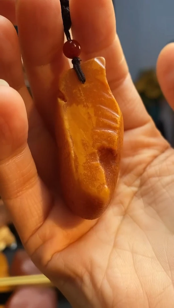 琥珀颈饰未镶嵌挂件