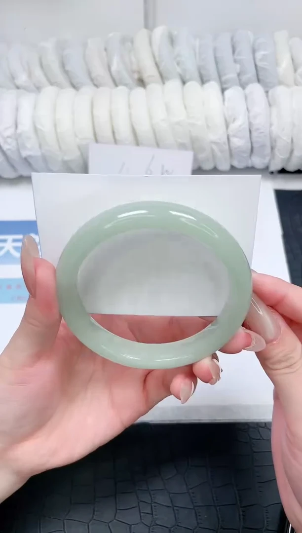 【闪购商品】石英质玉手镯未镶嵌O148-64.6