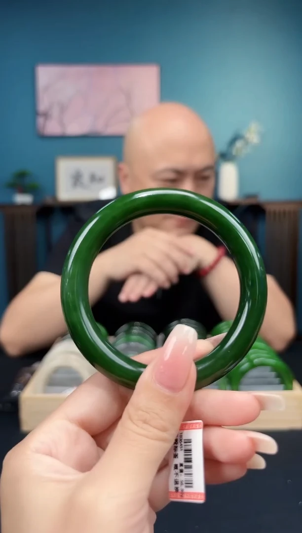 未镶嵌手镯和田玉圆条圈口57+