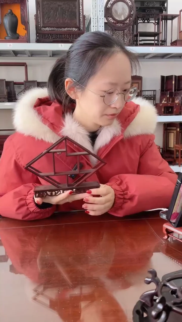 【闪购商品】交趾黄檀（大红酸枝）小博古架50