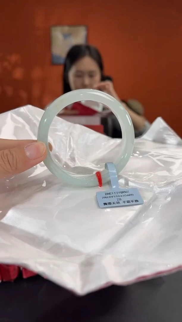 未镶嵌手镯翡翠2     56.2