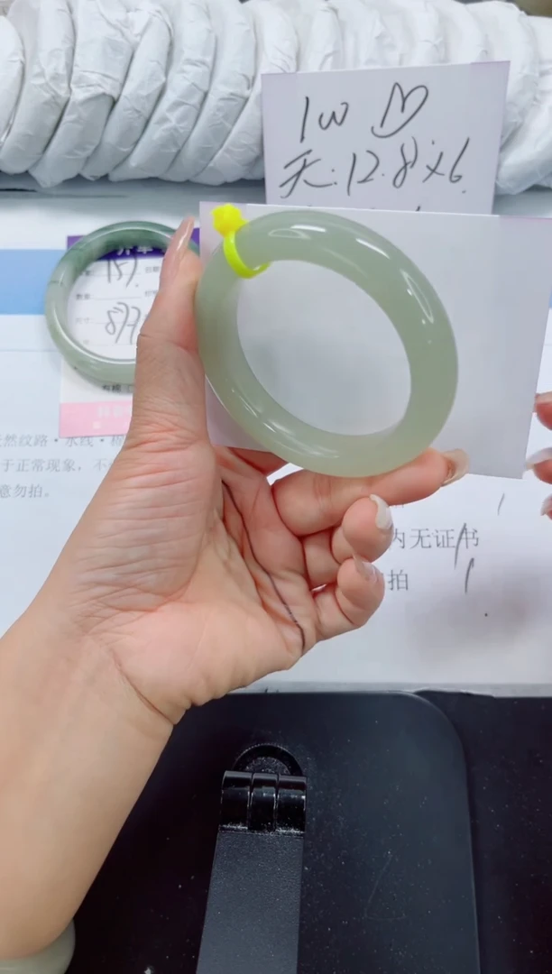 未镶嵌手镯石英质玉158-53.5