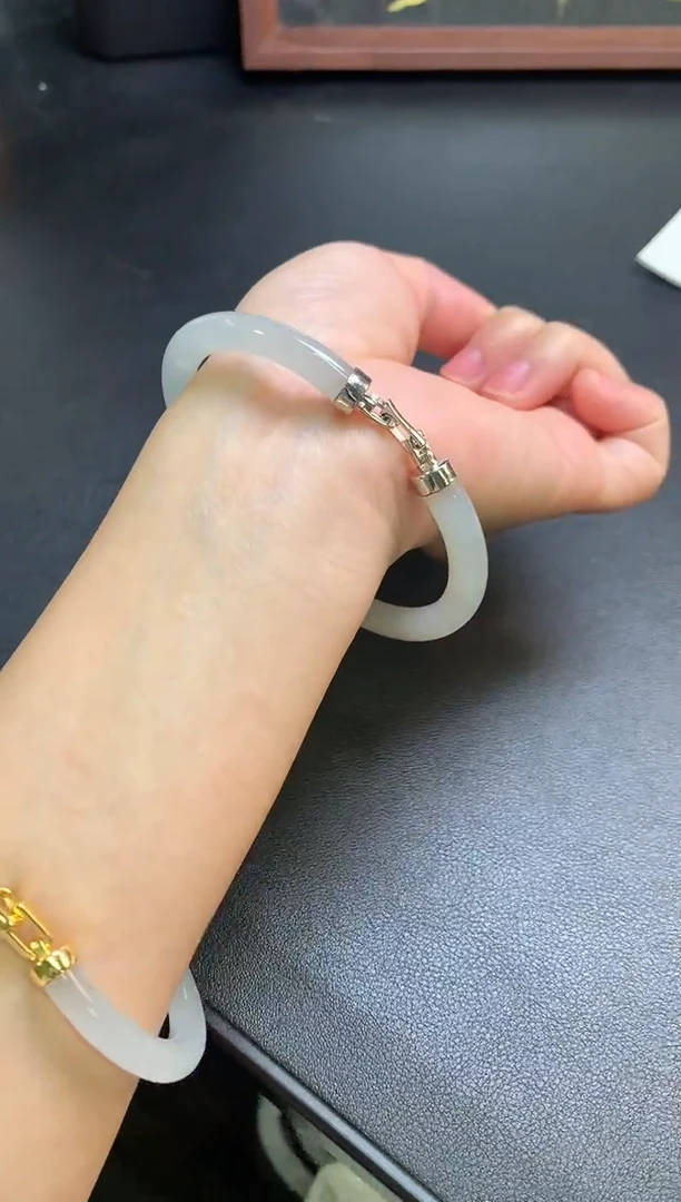 颈饰银S925镶嵌翡翠成品