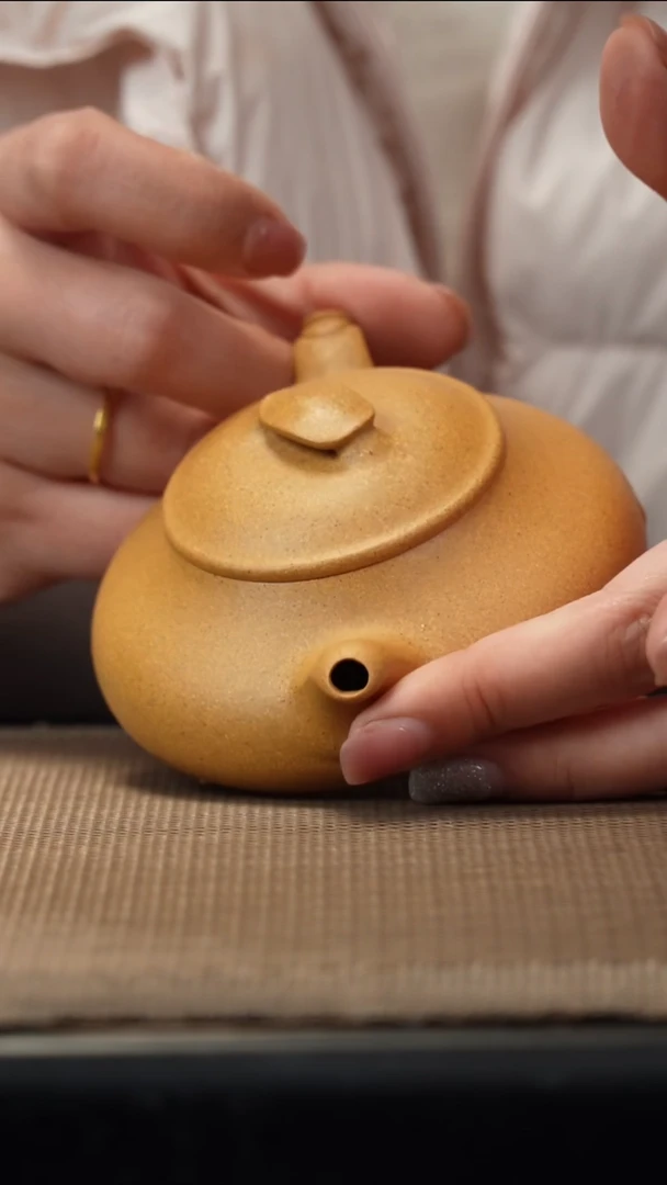 紫砂茶盏黄金段简瓢150CC微瑕