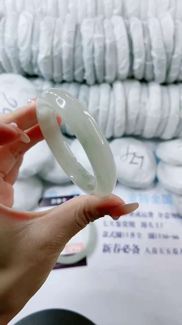 【闪购商品】石英质玉手镯未镶嵌0145993031-