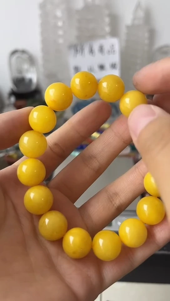 未镶嵌琥珀手链矿坑