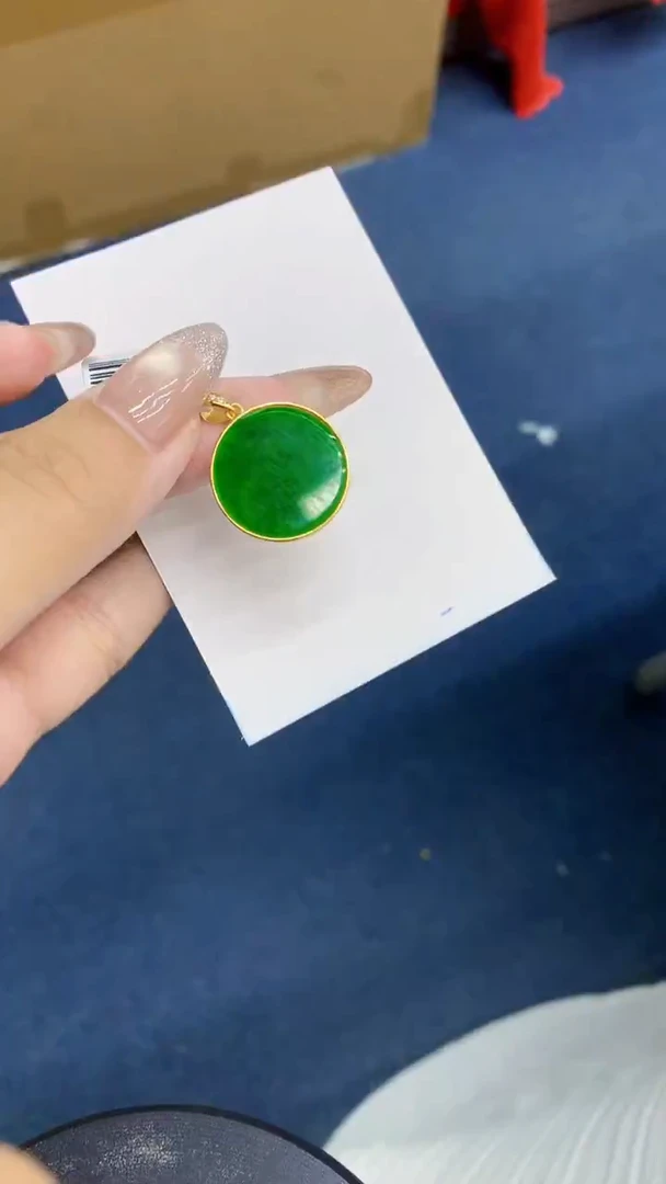 颈饰未镶嵌翡翠1