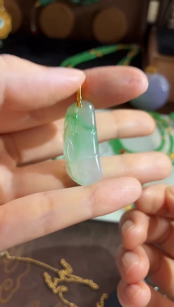吊坠(不含链)18K金镶嵌翡翠吊坠