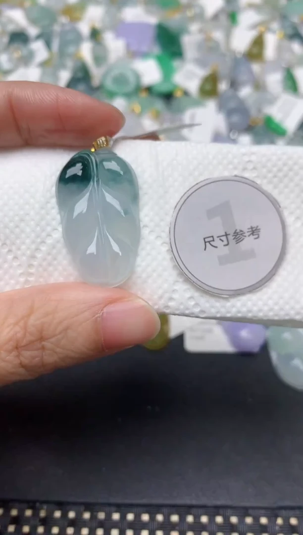 颈饰18K金镶嵌翡翠天然缅甸A货翡翠