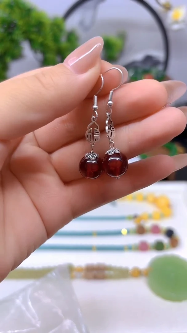 银S925镶嵌血珀耳饰E576